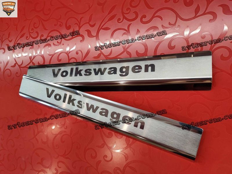 Накладки на пороги Фольксваген Т5 Транспортер *2003-2021г Volkswagen T5 Transporter нержавейка с логотипом 2шт P-VW37 фото