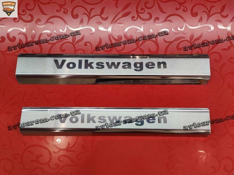 Накладки на пороги Фольксваген Т5 Транспортер *2003-2021г Volkswagen T5 Transporter нержавейка с логотипом 2шт P-VW37 фото