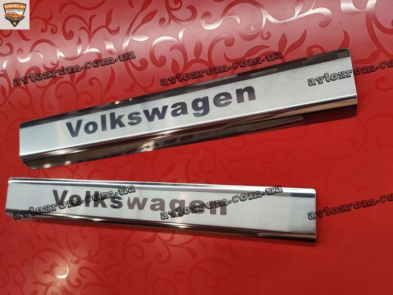 Накладки на пороги Фольксваген Т5 Транспортер *2003-2021г Volkswagen T5 Transporter нержавейка с логотипом 2шт P-VW37 фото