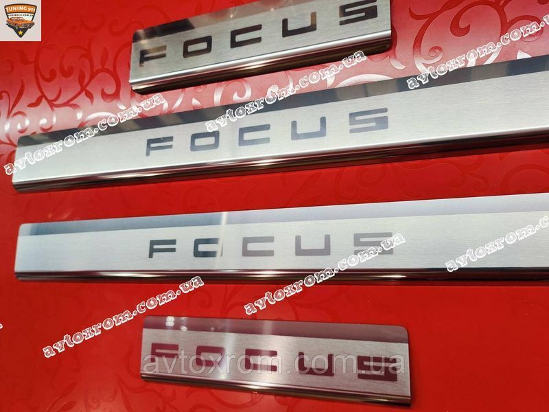 Накладки на пороги FORD FOCUS IV (5D/SW) *2018+ Форд Фокус 4 Хетчбек / Универсал Премиум НЕРЖ с логотипом 4шт P-FO37 nn фото